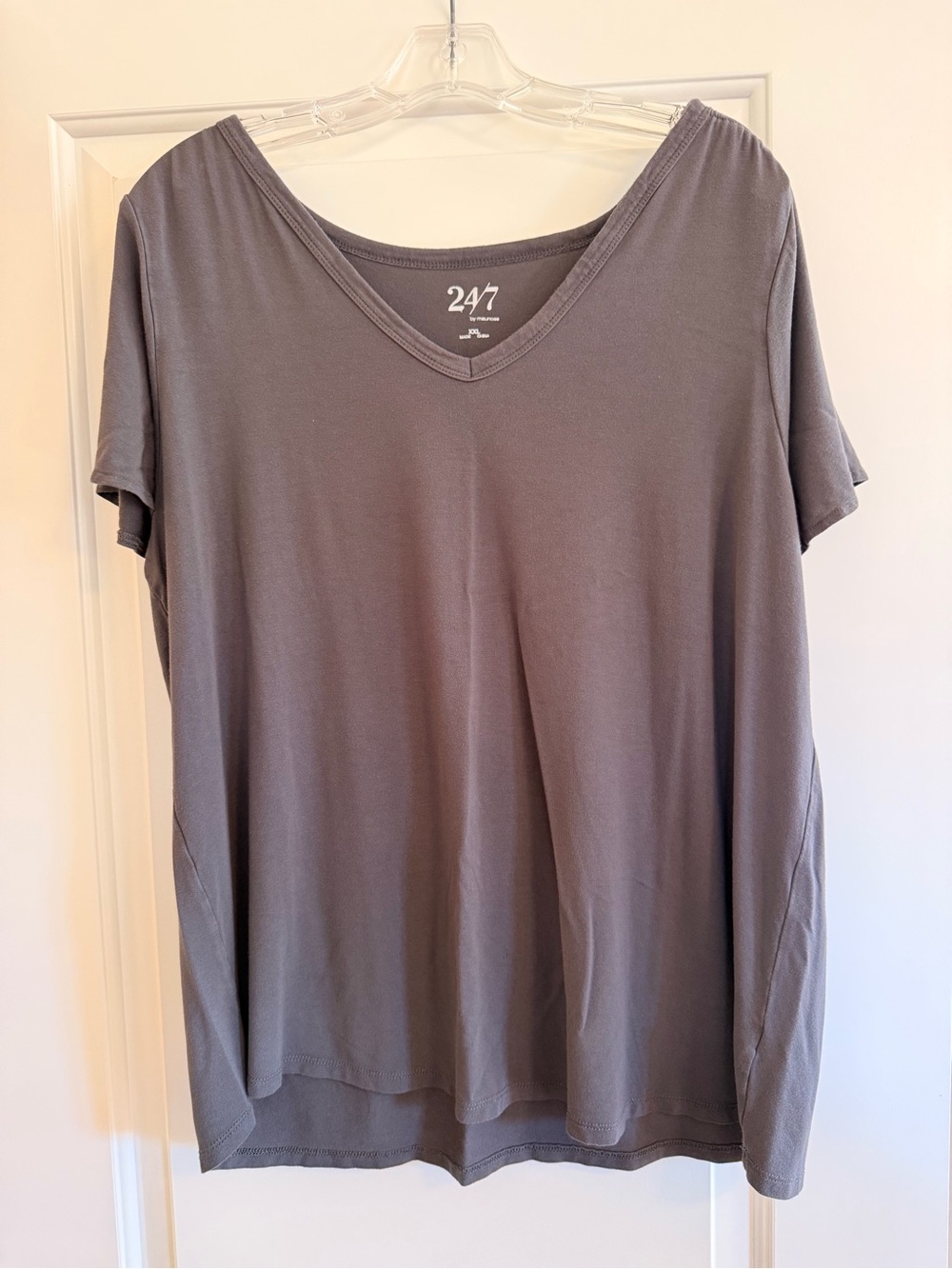 Maurices Women's V-Neck Short Sleeve Tee - Charcoal